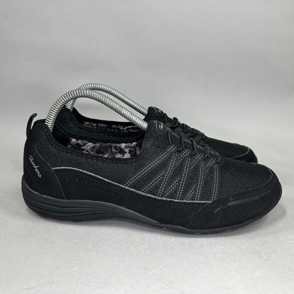 Skechers Women's Size 9 Unity Classic FIt‎ Memory Foam Slip On Shoe